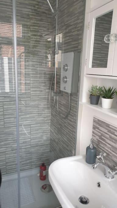 Near Liverpool Double Bedroom Hideaway Wirral Exteriör bild