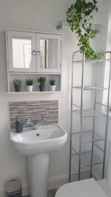 Near Liverpool Double Bedroom Hideaway Wirral Exteriör bild